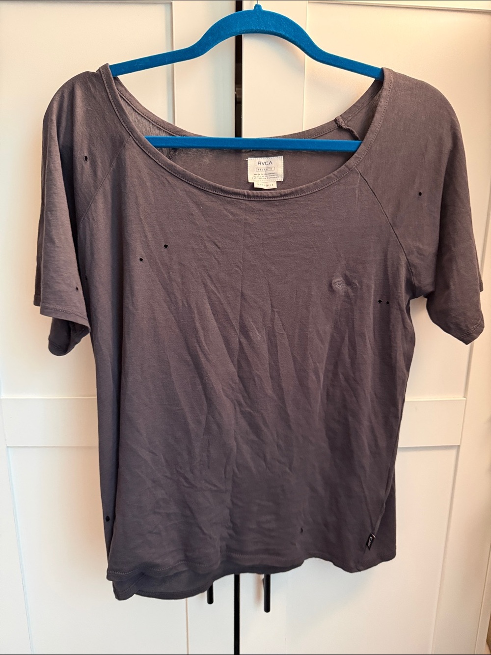 RVCA Women's Short Sleeve Scoop Tee in Charcoal